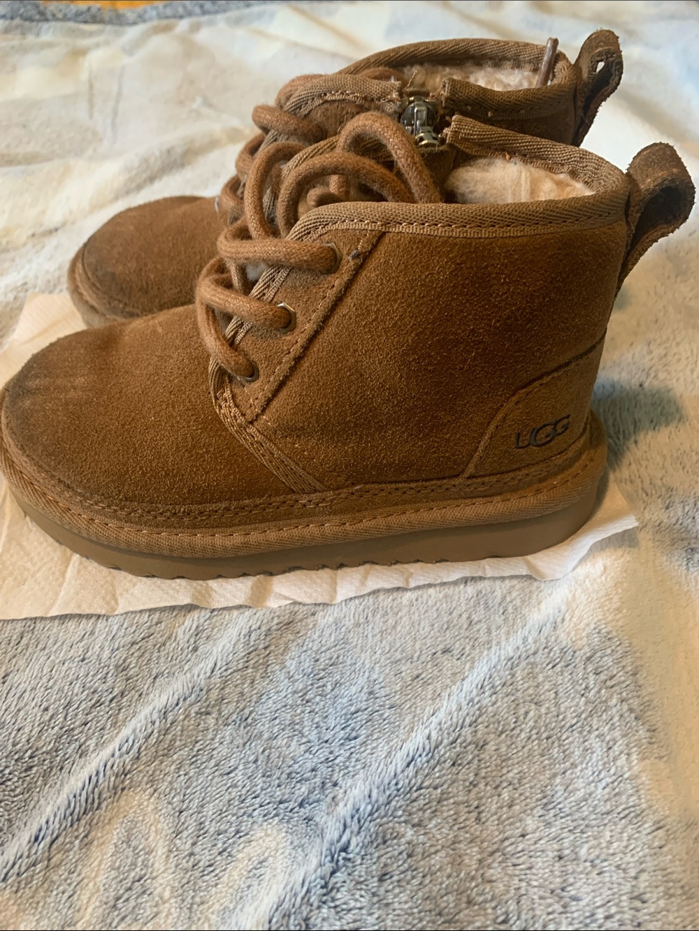 Ugg Kids Brown Suede Winter Boots with Faux Fur Lining Size 10C Open to Offers - Picture 2 of 6